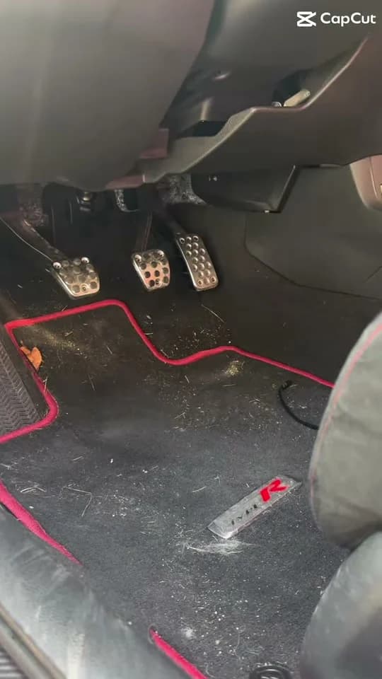 Civic Type R carpet before detailing